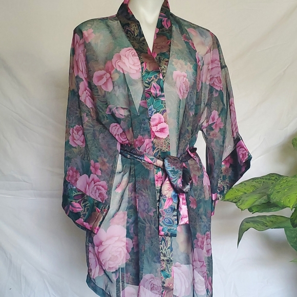 Victoria's Secret Other - Victoria secret floral  kimono/robe ONE SIZE